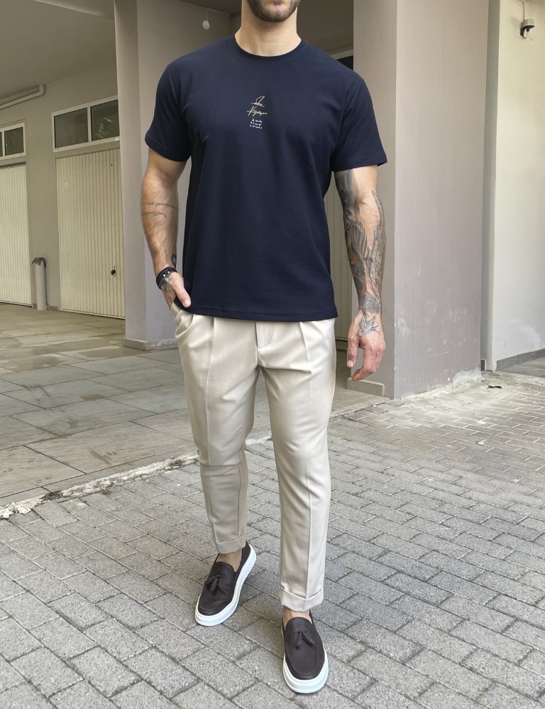 Ανδρική μπλε κοντομάνικη μπλούζα με ανάγλυφο ύφασμα και τύπωμα στο στήθος 252822 φωτογραφία